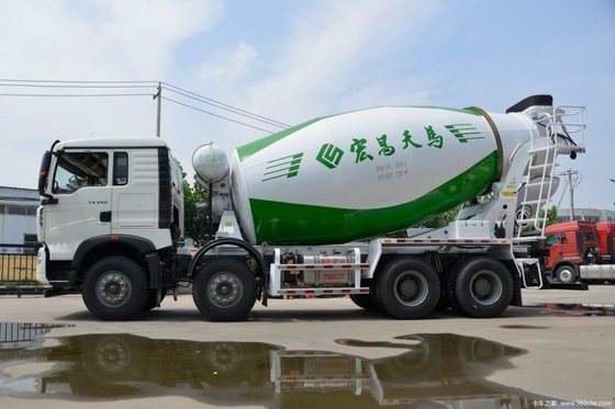 Sinotruk HOWO TX6 340 HP 8X4 7.37 고객 요구에 대한 평면 콘크리트 믹서 트럭