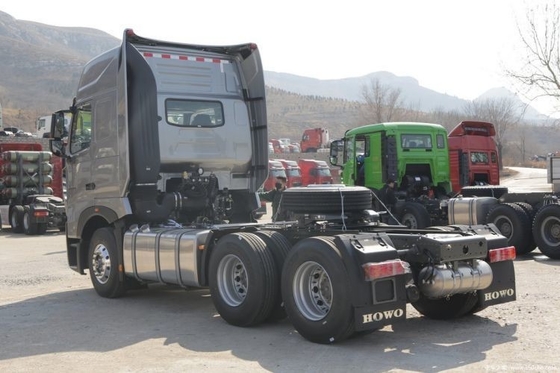 12.00R20 타이어 사용된 0km 부티크 트랙션 트럭 6X4 4X2 6X2 HOWO T7H 무거운 트럭 트랙터