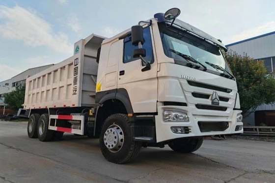오른쪽 스티어링 국가 중량 트럭 사용 된 HOWOV7 6X4 440HP 덤프 트럭 5.8m 특수 자동차