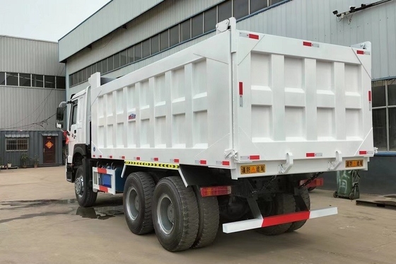 오른쪽 스티어링 국가 중량 트럭 사용 된 HOWOV7 6X4 440HP 덤프 트럭 5.8m 특수 자동차