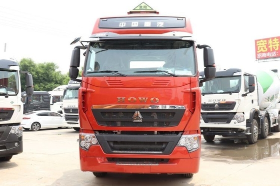 시노트룩 HOWO T7H 440HP 6X4 위험 화학 트랙터 500-600L 연료 탱크 용량