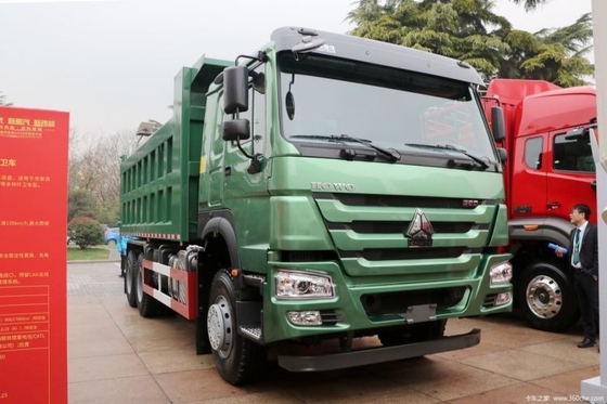 국가 중량 트럭 HOWO 6X4 336hp 21-30T 화물 및 2 명의 승객을위한 덤프 트럭