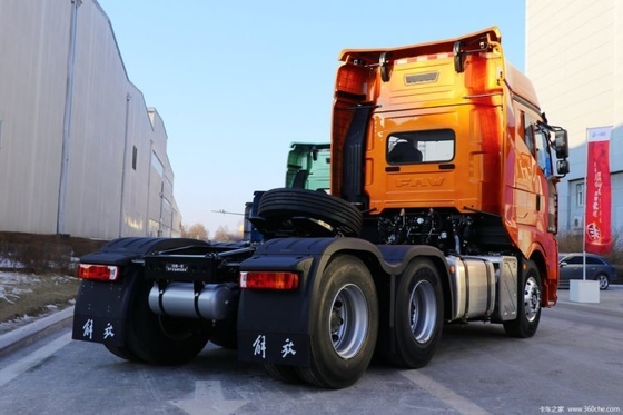 FAW Jiefang J6V 520HP 6X4 무거운 트럭 세그먼트용 자동 기어 견인 트럭 헤드