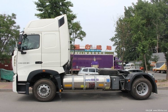 4X2 좌측 운전 Sinotruk HOWO T7H 440HP LNG 트랙터 트럭 16 전진