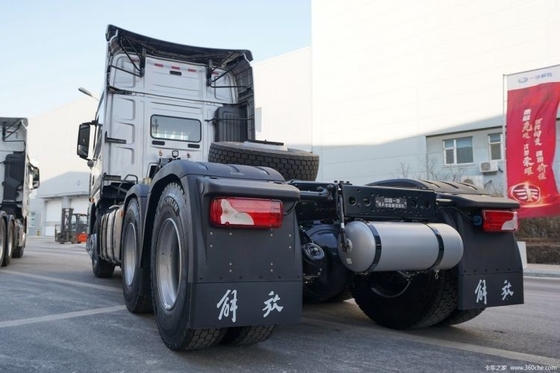 FAW Jiefang J7 무거운 트럭 560HP 6X4 멀티미디어 시스템과 함께 큰 견인 트럭 머리