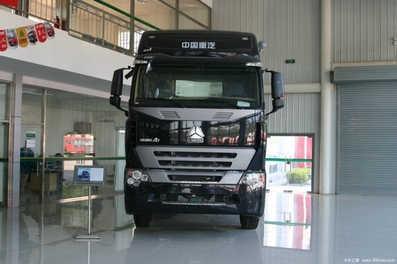 사용 된 HOWO A7 6x4 트랙터 트럭 400-500L 연료 탱크 용량 및 SINOTRUCK 엔진