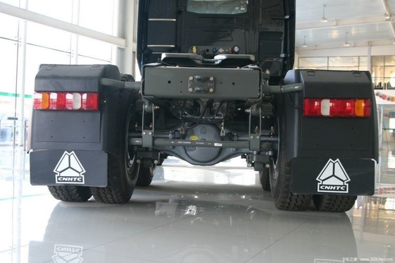사용 된 HOWO A7 6x4 트랙터 트럭 400-500L 연료 탱크 용량 및 SINOTRUCK 엔진