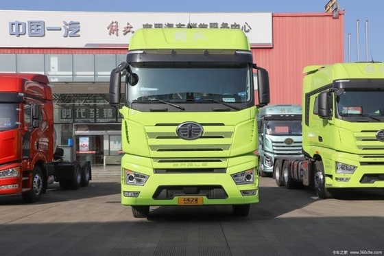 FAW Jiefang J7 무거운 트럭 6X4 LNG 견인 트럭 530hp 엔진 및 크로이스 컨트롤 ACC