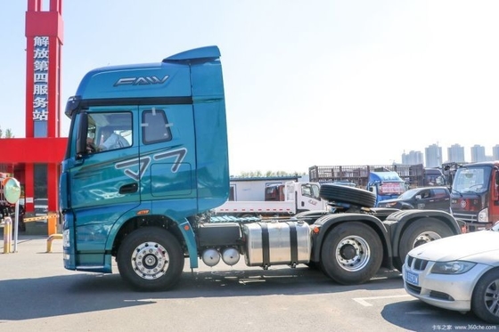 FAW Jiefang J7 LNG CHG 371 375HP 4*2 6*4 6*2 최대속 120KM/H의 화물 트랙터