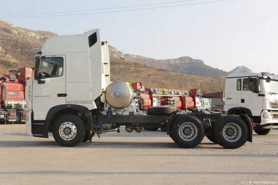 드라이브 휠 6X4 SinoTRUK HOWO T7H LNG 트랙터 트럭 440HP 물류 운송