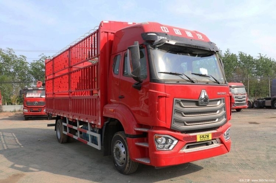 시노트룩 HOWo N5W 중형 카드 220hp 4X2 6.75m 그리드 화물 울타리 할인