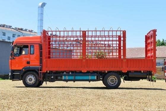 중고 Sinotruk SITRAK G5 중형 트럭 240HP 4X2 6.8m 그리드형 트럭 저렴