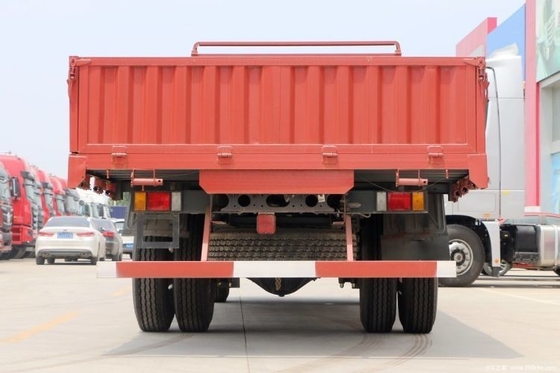 185마력 동펜 류키 첸글롱 M3 4X2 6.8m 트럭 연료 절약 기술을 가진 화물 트럭